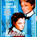 Poster zur Film‑Club‑Vorführung von Mädchen in Uniform mit blauem Hintergrund und zwei Figuren in Schuluniform. Text nennt die Hauptdarstellenden sowie Termin: 03.05.2026, 15:00 Uhr, Einlass 14:30 Uhr, Spende erbeten, Sonntags‑Club.